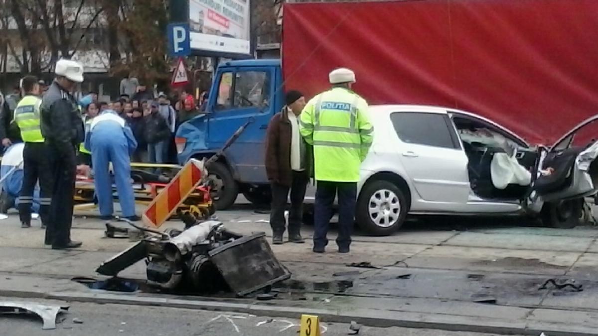 Accident GRAV pe Şoseaua Giurgiului din Bucureşti. O tânără în vârstă de 28 de ani a murit