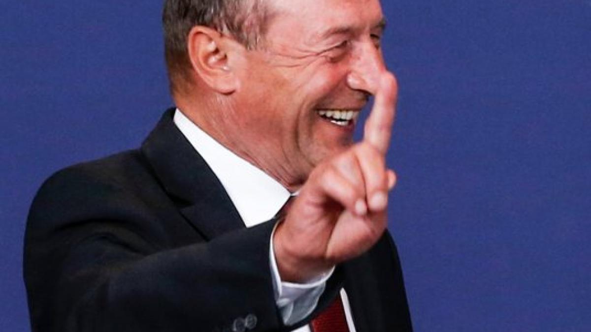 Băsescu, despre cele 10 milioane de euro pe care urmează să le primească despăgubire iubitul fiice sale: "Măcar să primească cineva o groază de bani"