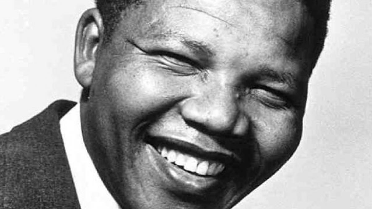 Un cotidian britanic l-a salvat pe Mandela de la spânzurătoare