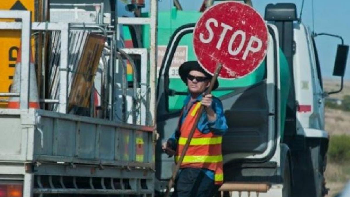 Trafic rutier închis pe mai multe străzi din Capitală. Unde nu poţi să circuli şi în ce zone sunt semafoare defecte