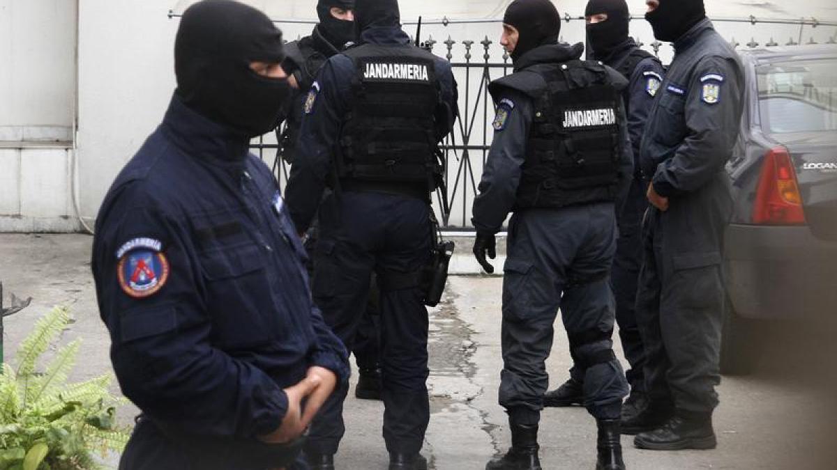 Acţiune de amploare a DIICOT: Procurorii fac 225 de percheziţii la contrabandiştii cu bijuterii din aur, aduse din Turcia