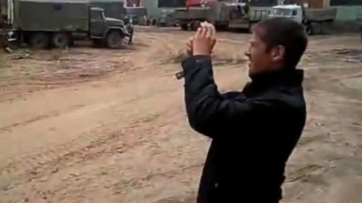 Ruşii, macaraua şi tancul. Ce-ar putea să se întâmple? (VIDEO)