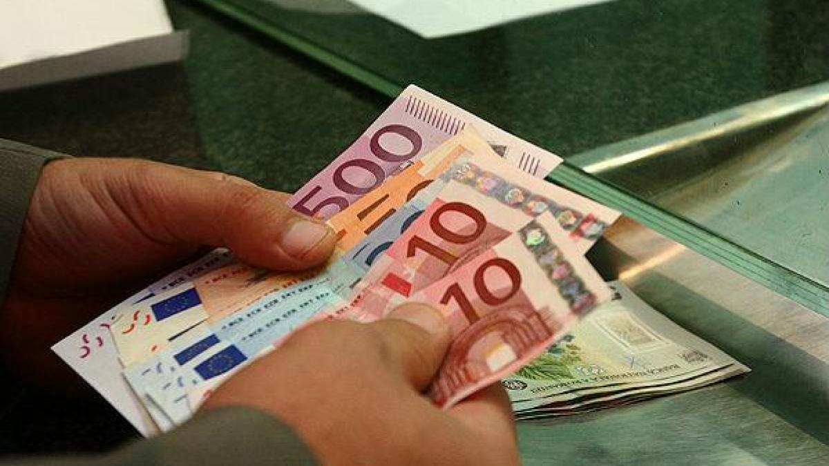 Cum ÎNCHIZI un cont bancar, iar după 5 ani îţi bat la uşă RECUPERATORII de credite. I s-a întâmplat unui constănţean