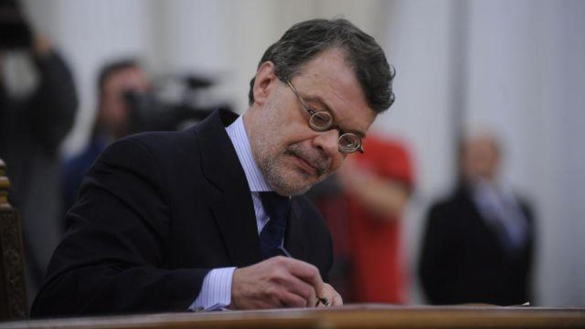 Daniel Barbu a demisionat din funcţia de ministru al Culturii