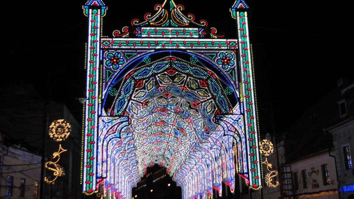 GALERIE FOTO. Primul tunel cu leduri luminoase, din România, inaugurat la Sibiu