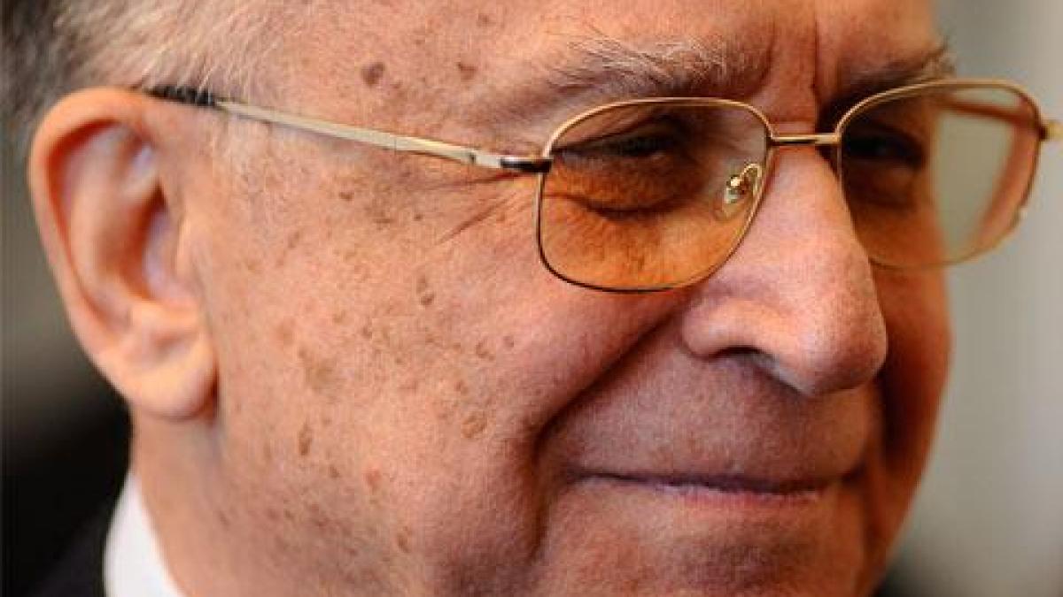 Revoluţionarul Dincă: Ponta să-mi aprobe eutanasierea. Ion Iliescu: Nu-ţi trebuie aprobare pentru sinucidere