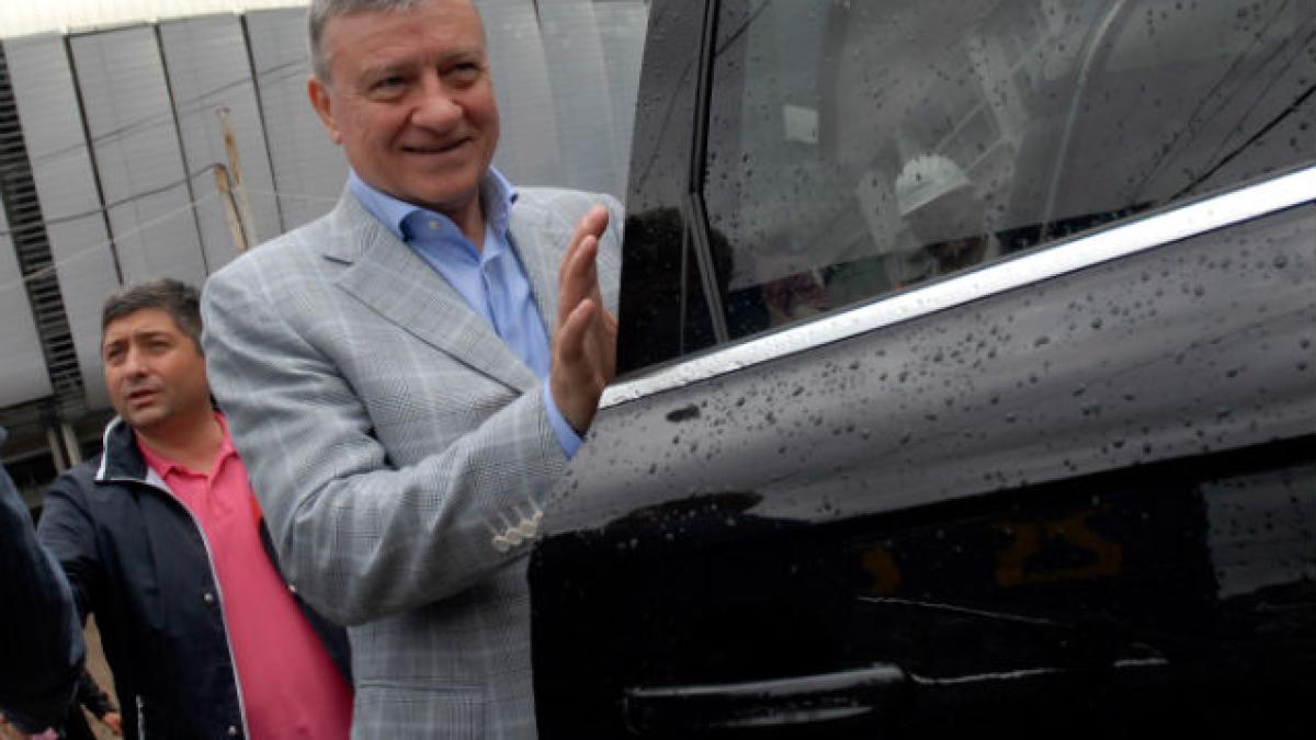 Mircea Sandu: "Îi las noului preşedinte infrastructură şi bani în cont. Mai puţin performanţă"