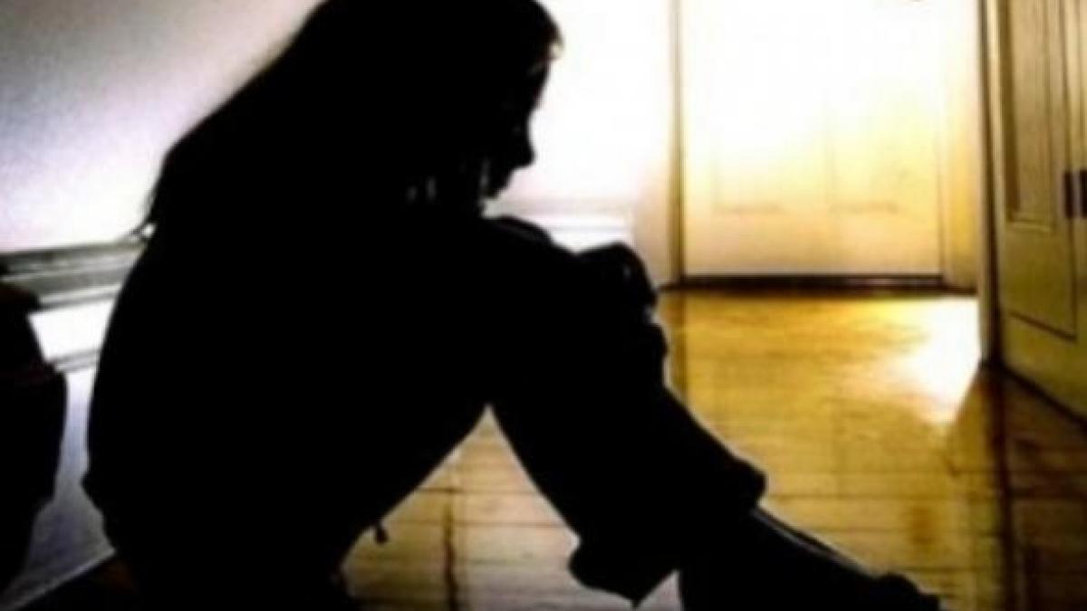 Loc de dat cu capul, chiar în sala de clasă. Cum sunt pedepsiţi şi umiliţi elevii de la Şcoala Centrală din Capitală