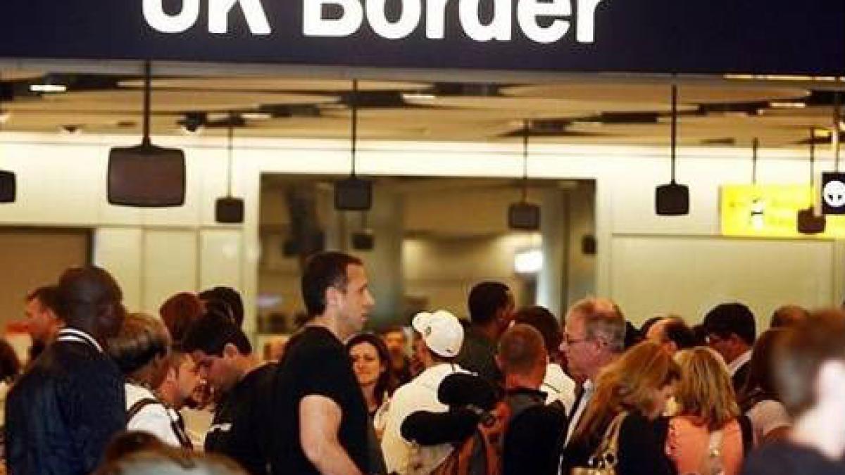 Românii refuză să muncească într-o Mare Britanie "rasistă"