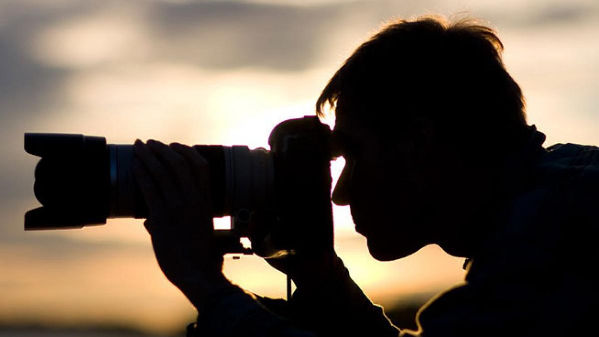 Fotograful care l-a prins pe Hollande la iubită este cel care a descoperit-o pe fiica secretă a lui Francois Mitterrand!