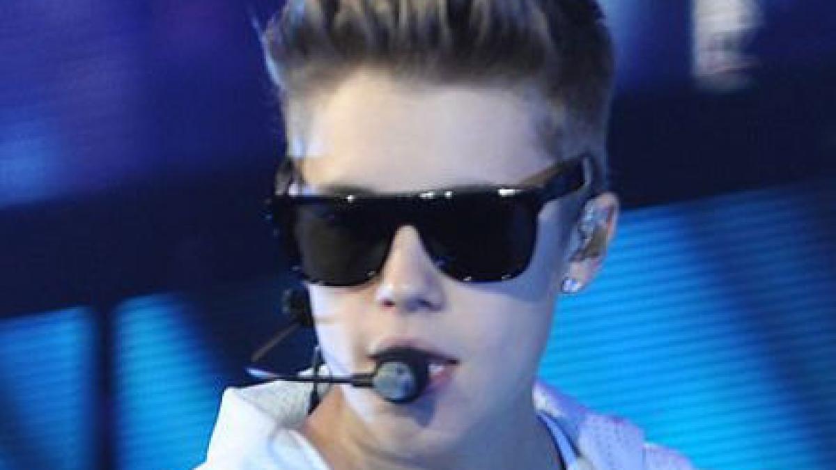 Justin Bieber, reţinut de poliţie după ce a fost găsit gonind beat într-un Lamborghini