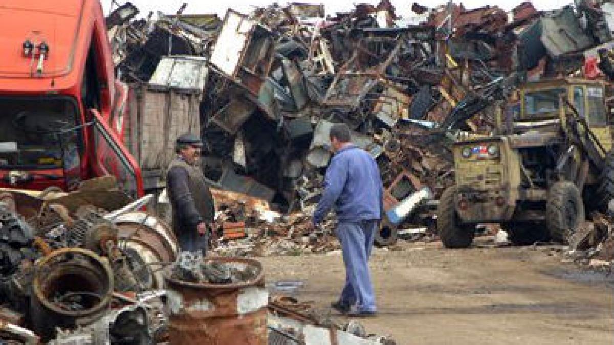 Bare metalice radioactive, descoperite la un centru de colectare a fierului vechi din Timişoara
