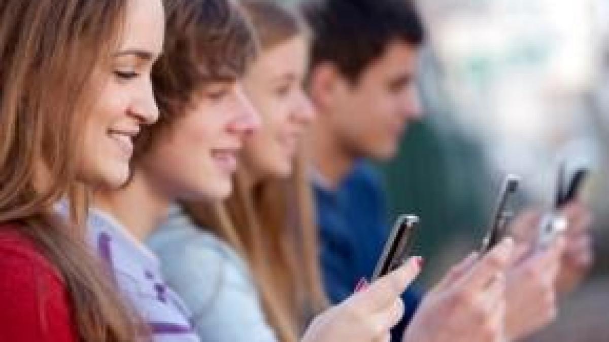  Livrările de smartphone-uri au depăşit pragul de 1 MILIARD unităţi. Dar depinde pe cine întrebi