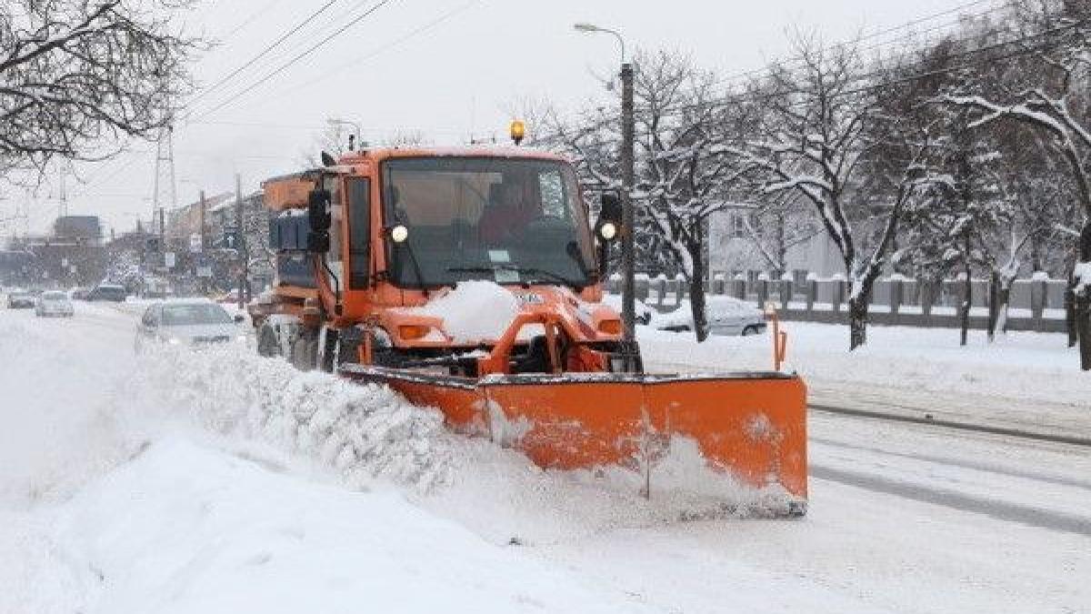 Unităţile de învăţământ din Bucureşti rămân închise marţi, condiţiile de transport "nu sunt corespunzătoare"