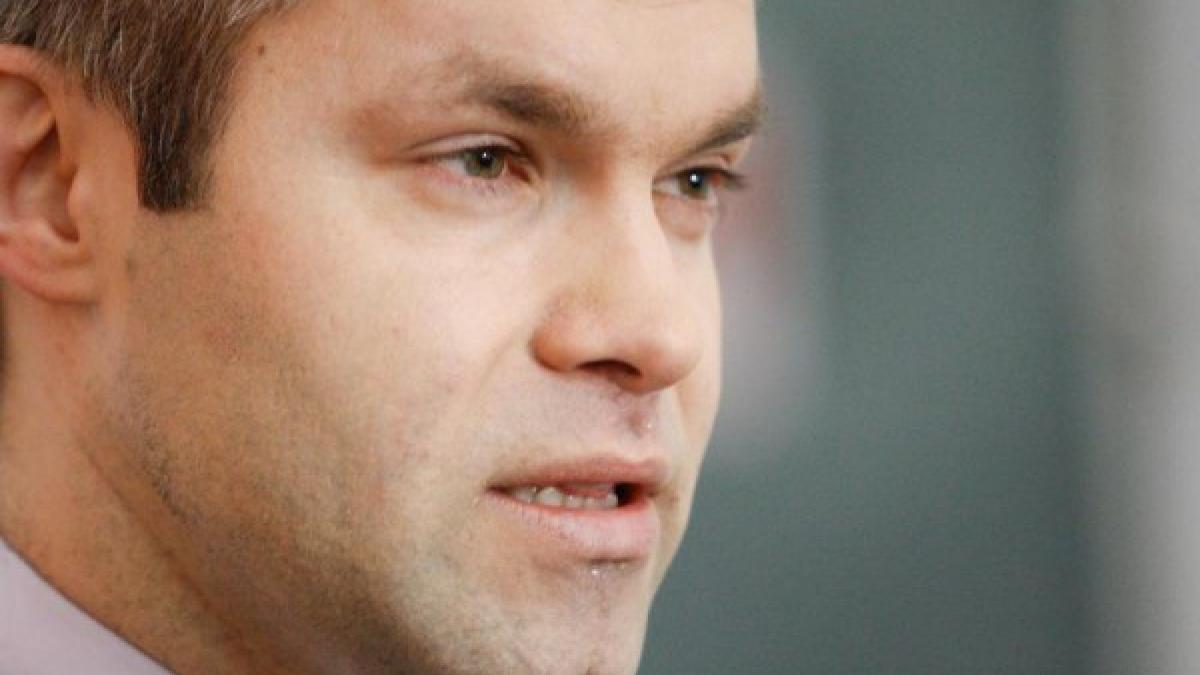 "A fost extraordinar lângă Traian Băsescu" Funeriu lacrimogen, pe Facebook, după plecarea de la Cotroceni