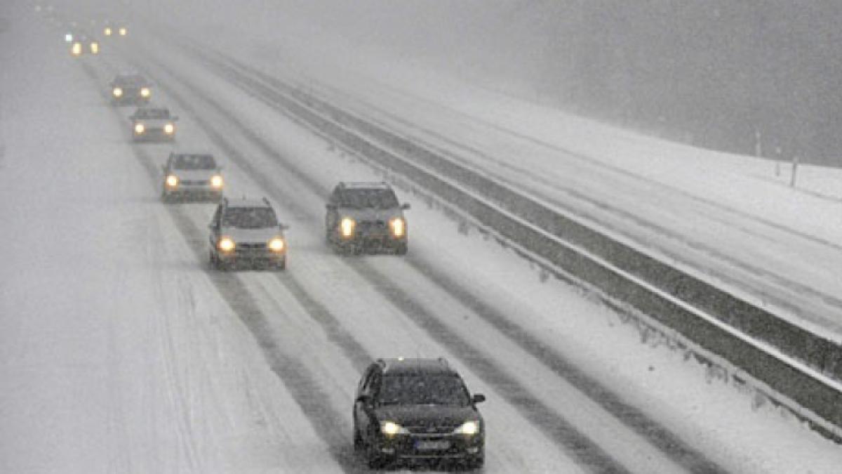 Infotrafic: Nu se circula pe autostrăzile A1, A2 şi A3, precum şi pe 32 drumuri naţionale. Vezi lista