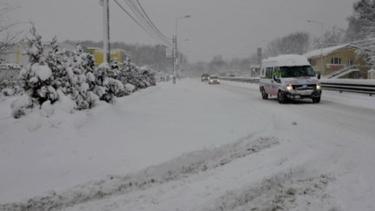 Brăila. Încă 37 de localităţi izolate, DN 23 este blocat parţial. Trei sate, fără apă