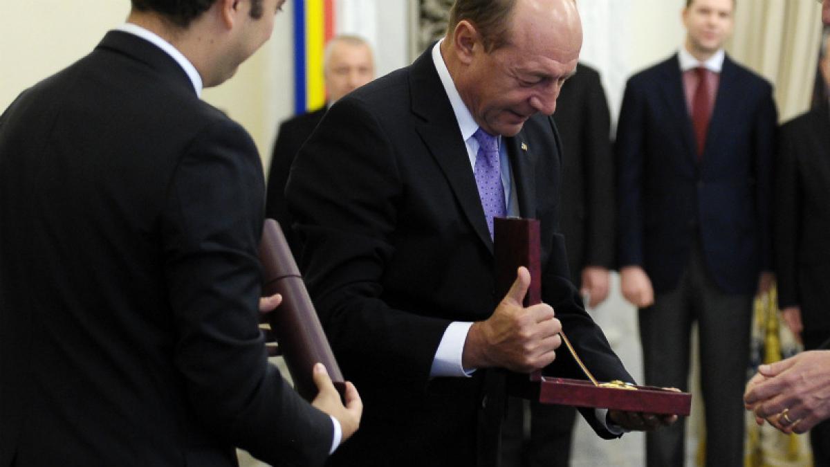 Cântarea României, defăimarea Occidentului (26). Laptele negru românesc