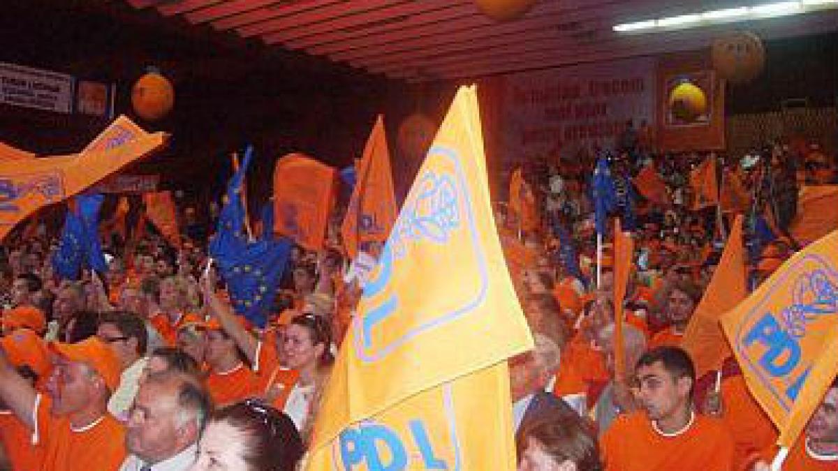 Aproximativ 100 de democrat-liberali vâlceni vor adera la PMP în următoarele două săptămâni (surse)
