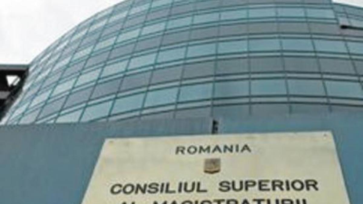 CSM vrea să participe la dezbaterile privind elaborarea noii Constituţii