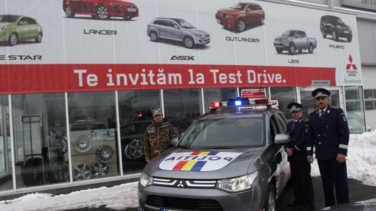 Politia rutieră primeşte un Mitsubishi Outlander