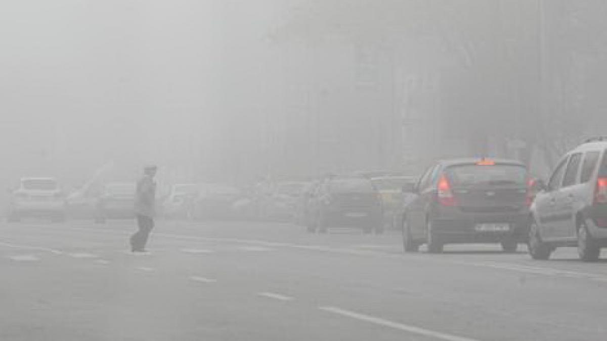 COD GALBEN de ceaţă pentru zona periferică a Capitalei, 15 judeţe şi autostrăzile A1 şi A2