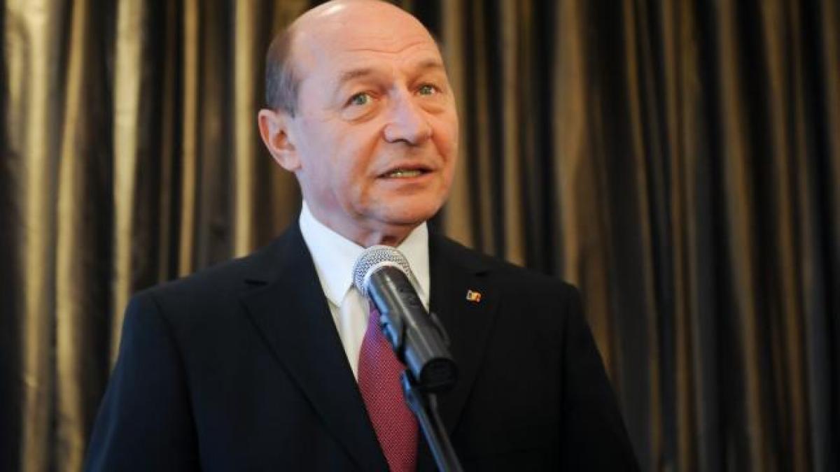 Băsescu aşterne covorul pentru o speculaţie pe piaţa valutară