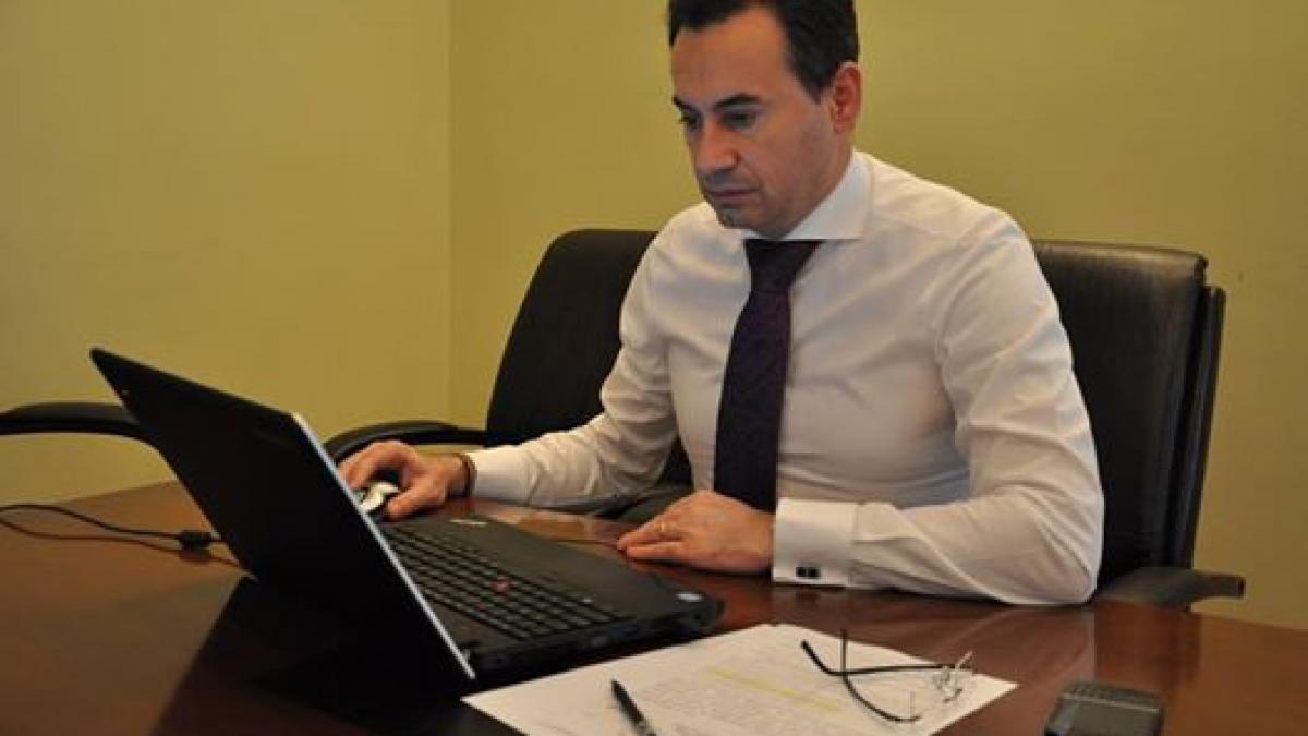 Concluzia lui Falcă, pe Facebook: "Românu', neam de traistă!"