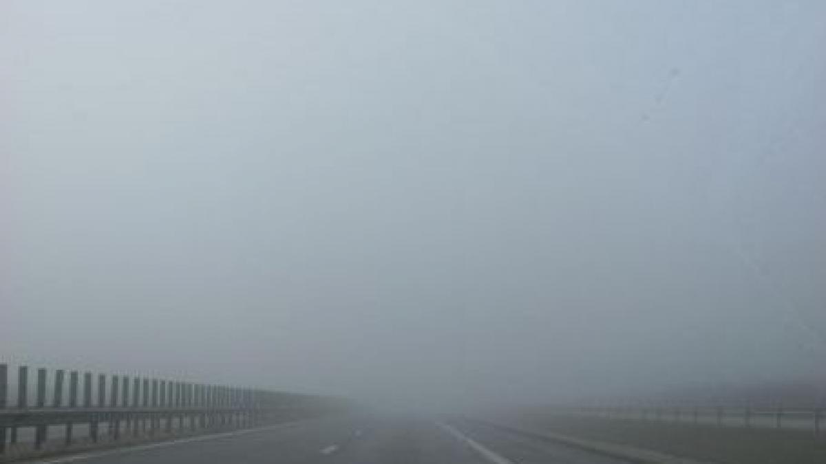 Infotrafic: Vizibilitate sub 30 de metri pe tronsonul Bucureşti - Ploieşti