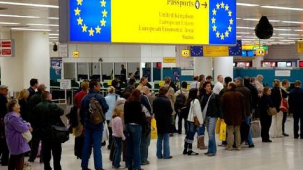 Vezi în ce condiţii vor fi excluşi de la plata ajutoarelor sociale imigranţii din Marea Britanie