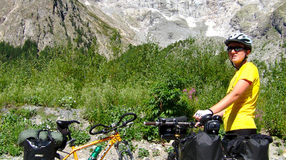 Un român şi bicicleta lui, pe Drumul Mătăsii