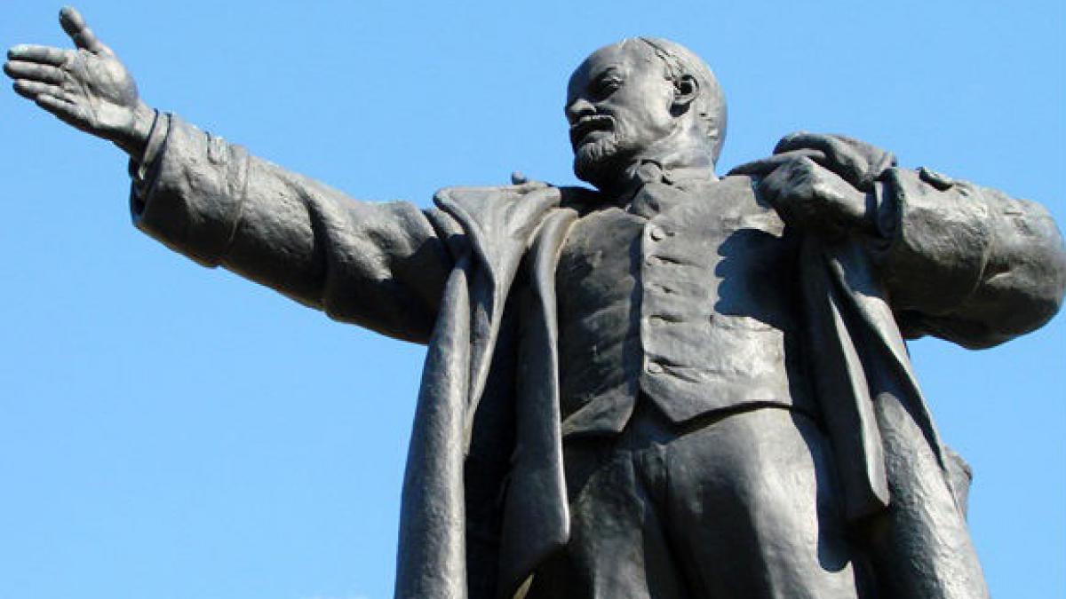 ArcelorMittal a demontat o statuie a lui Lenin amplasată în Ucraina