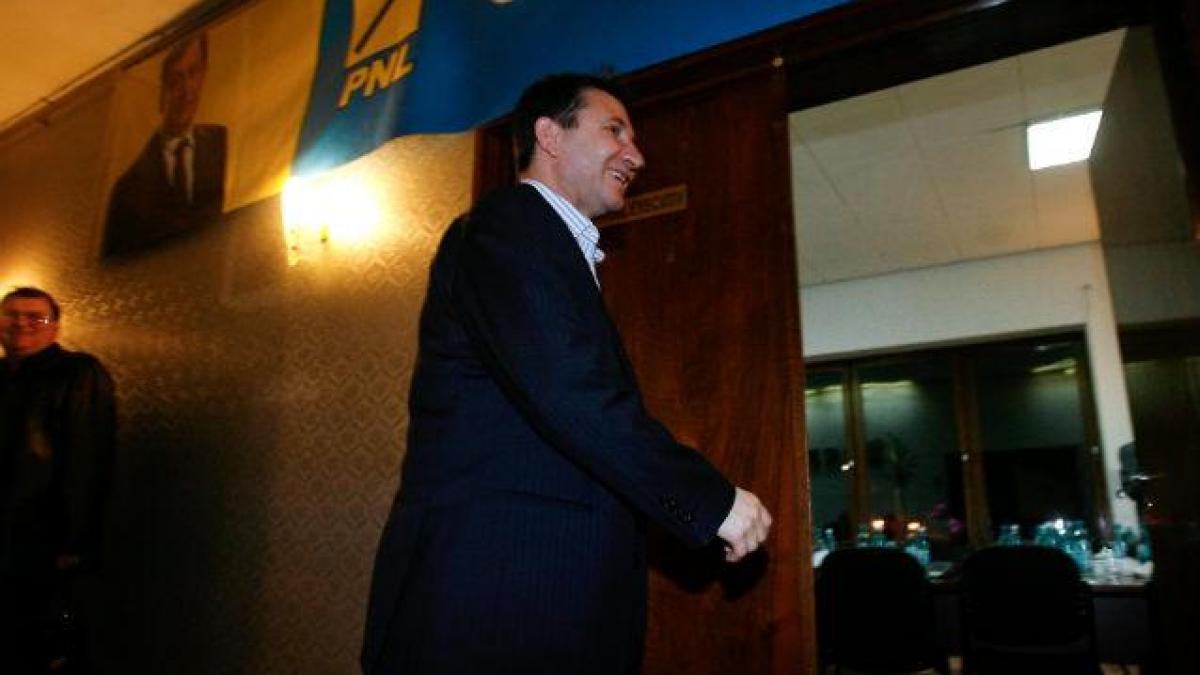 Romeo Stavarache (PNL): Nu vrem să mai fim mantaua de vreme rea a PSD