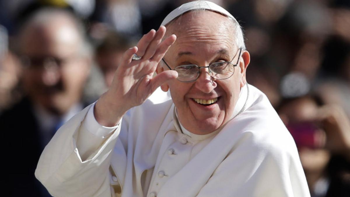  Papa Francisc, prezent şi pe Facebook