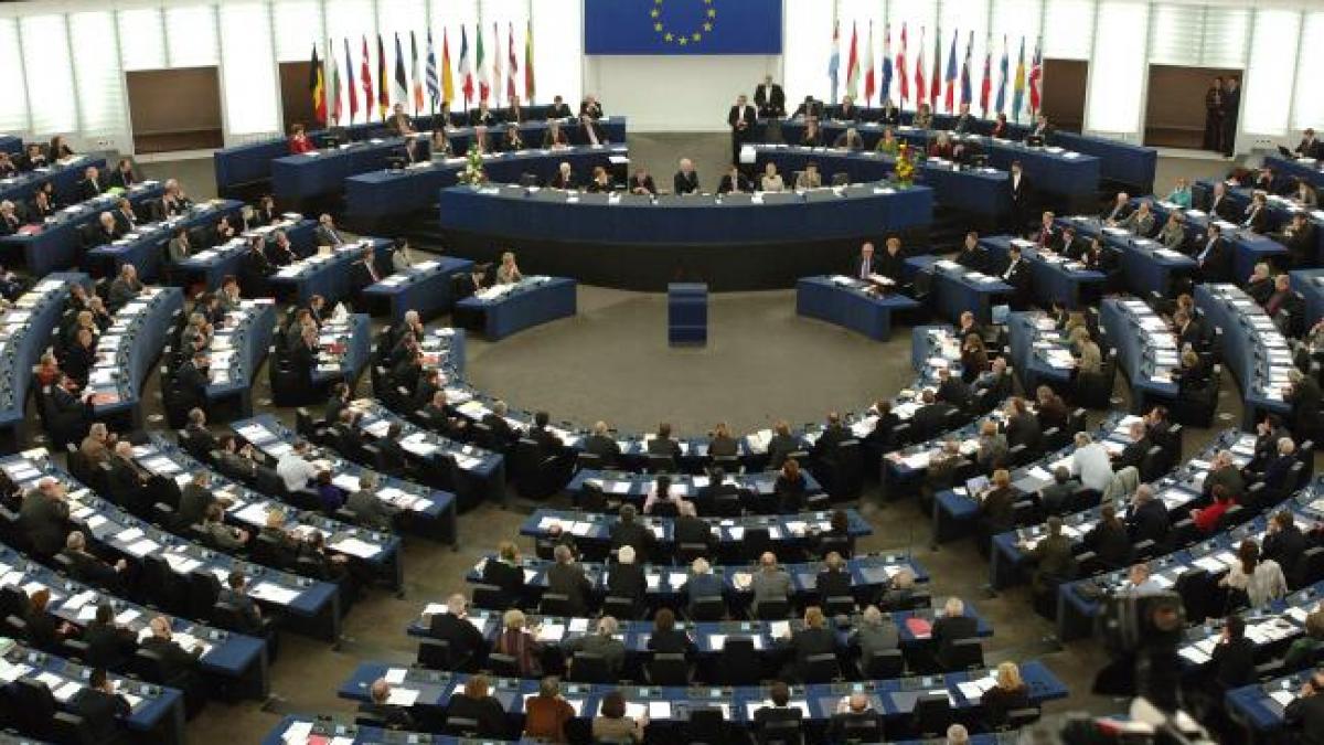  Sondaj CSCI: 42% dintre români ar vota cu USD dacă duminica viitoare ar avea loc alegeri pentru PE