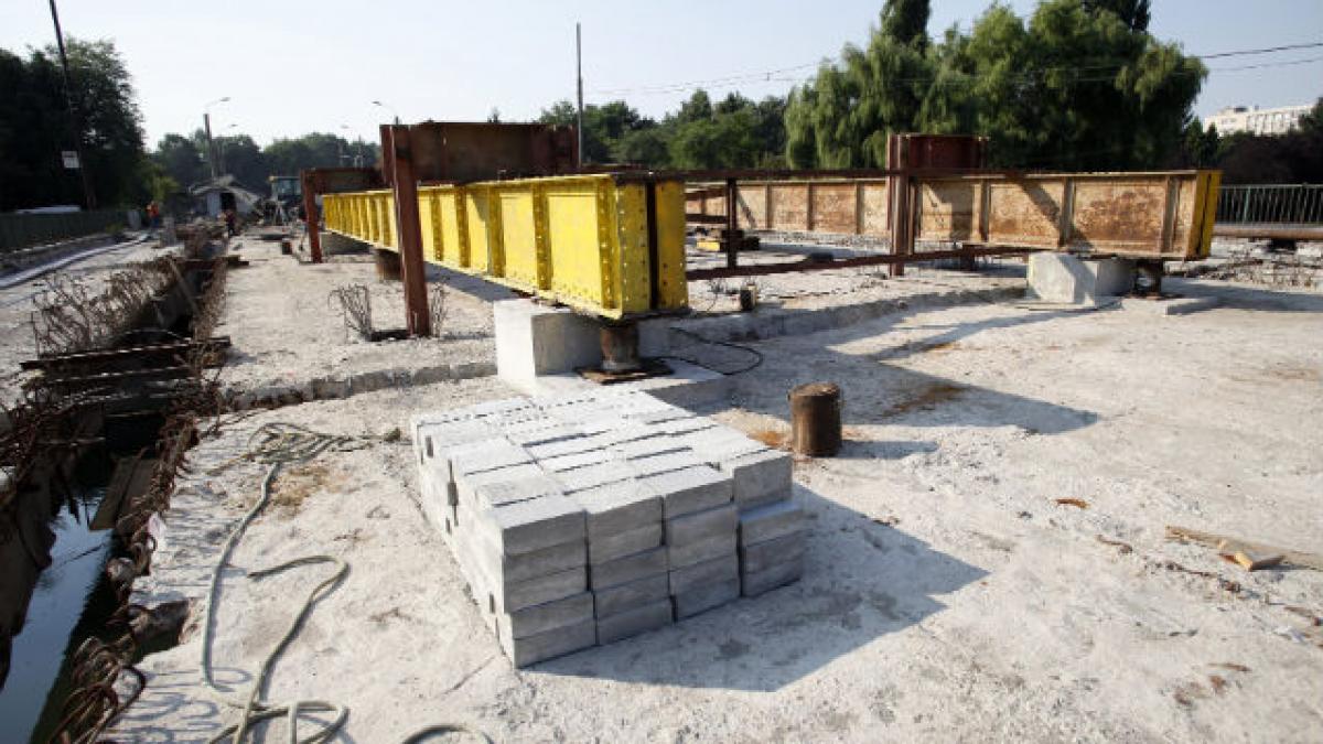 Eurostat: România, cea mai mare scădere a lucrărilor de construcţii în rândul statelor UE, în ianuarie