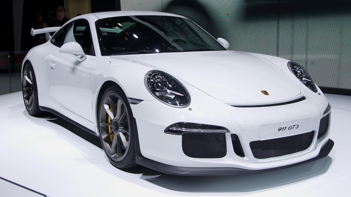 Porsche va înlocui toate motoarele modelelor 911 GT3. Proprietarii, avertizaţi să ducă imediat maşinile în service