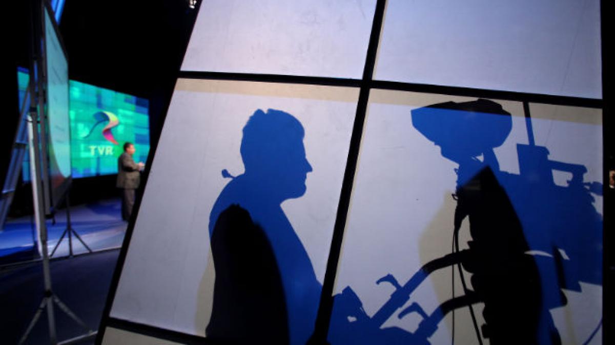 Guvernul nu ia în calcul închiderea televiziunii publice. TVR ar putea fuziona cu SRR