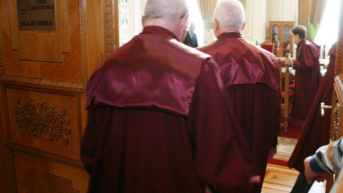 CCR: Mecanismul de desemnare a premierului - monopol al partidului sau alianţei cu cele mai multe mandate parlamentare
