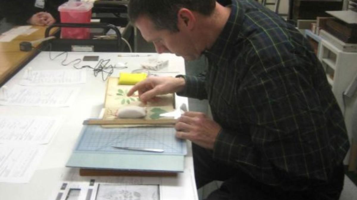 Criptografii din toată lumea, PERPLECȘI! Coduri misterioase, descoperite într-o bibliotecă din Canada