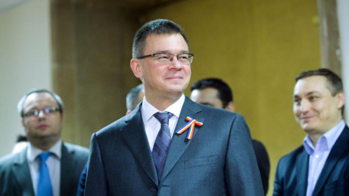 Numărul 2 pe lista lui Unguent - o degustătoare "profi" de vinuri