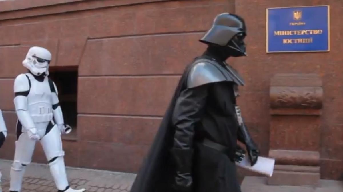 De la Iulia Timoşenko la...Darth Vader. 24 de candidaţi în lupta pentru preşedinţia Ucrainei