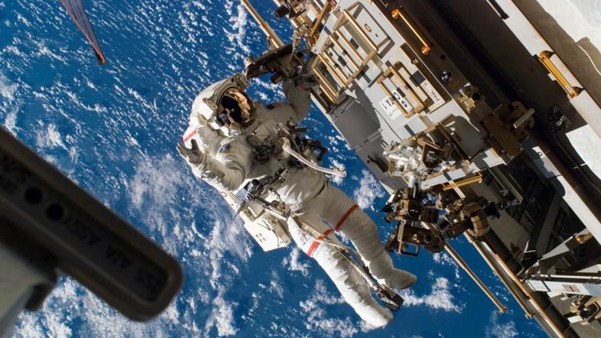 NASA a suspendat contactele cu Rusia, cu excepţia programului privind Staţia Spaţială Internaţională 