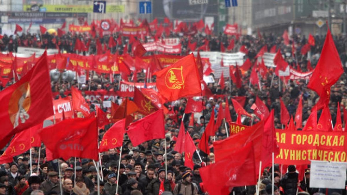 24% dintre ruşi doresc reîntoarcerea la socialism. Aproape jumătate resping modelul occidental de dezvoltare