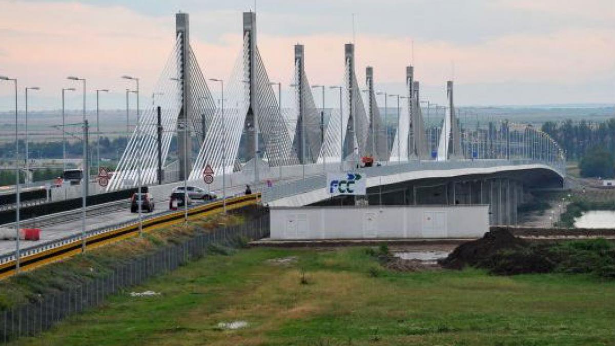Importurile şi exporturile României au crescut cu peste 9% în primele două luni ale anului