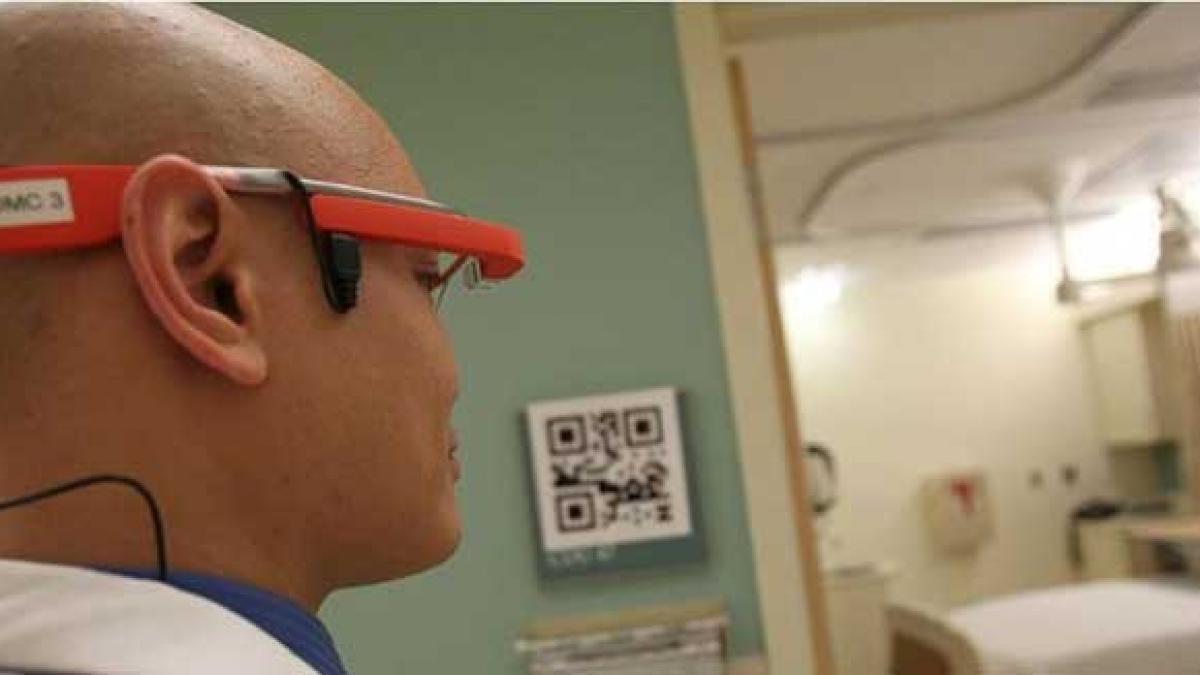 Un medic a salvat viaţa unui pacient graţie Google Glass