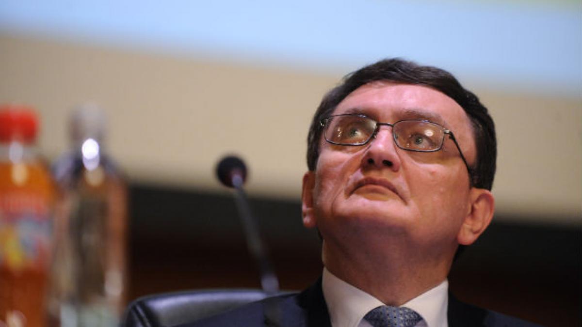 Victor Ciorbea, avizat favorabil pentru funcţia de Avocat al Poporului
