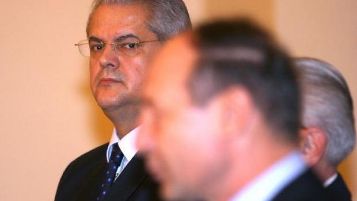 Năstase îl aşteaptă pe preşedinte la Jilava: "Ascultam freamătul şi chemarea penitenciarului: Băsescu, Băsescu!"