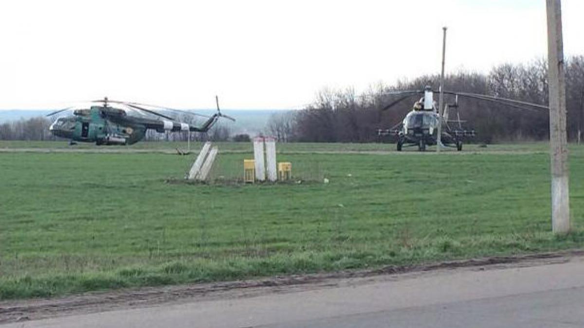 Un elicopter ucrainean a fost distrus la sol de tirurile militanţilor pro-ruşi