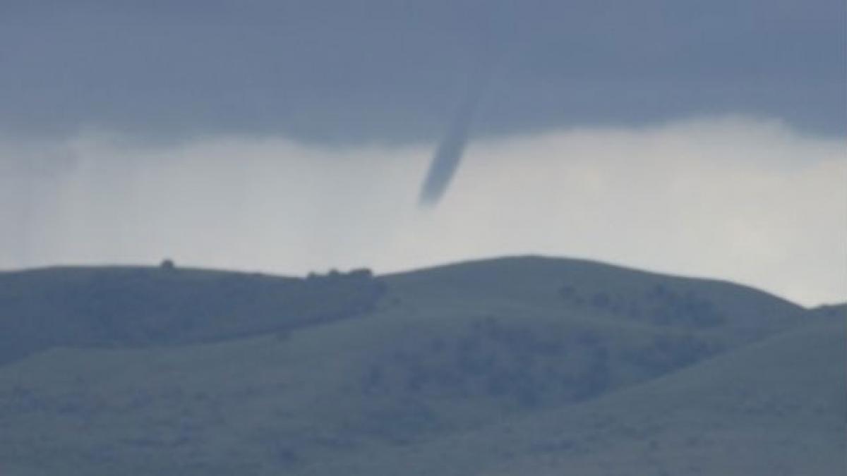 Formarea unei tornade, filmată în Munţii Măcinului (VIDEO)